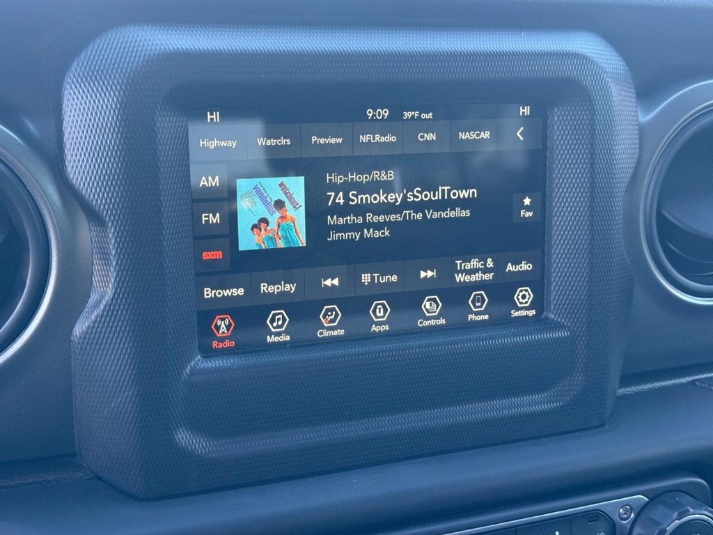 Jeep Gladiator Vehicle Full-screen Gallery Image 19