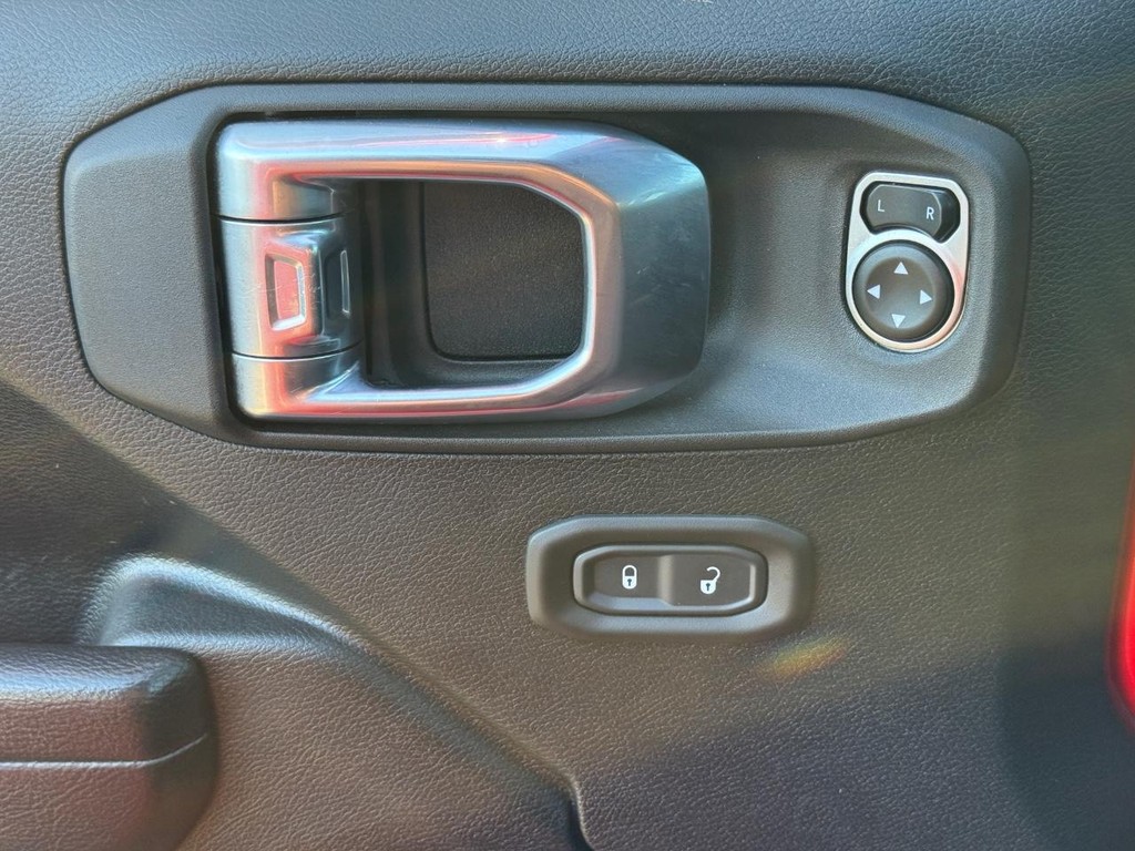 Jeep Gladiator Vehicle Full-screen Gallery Image 26