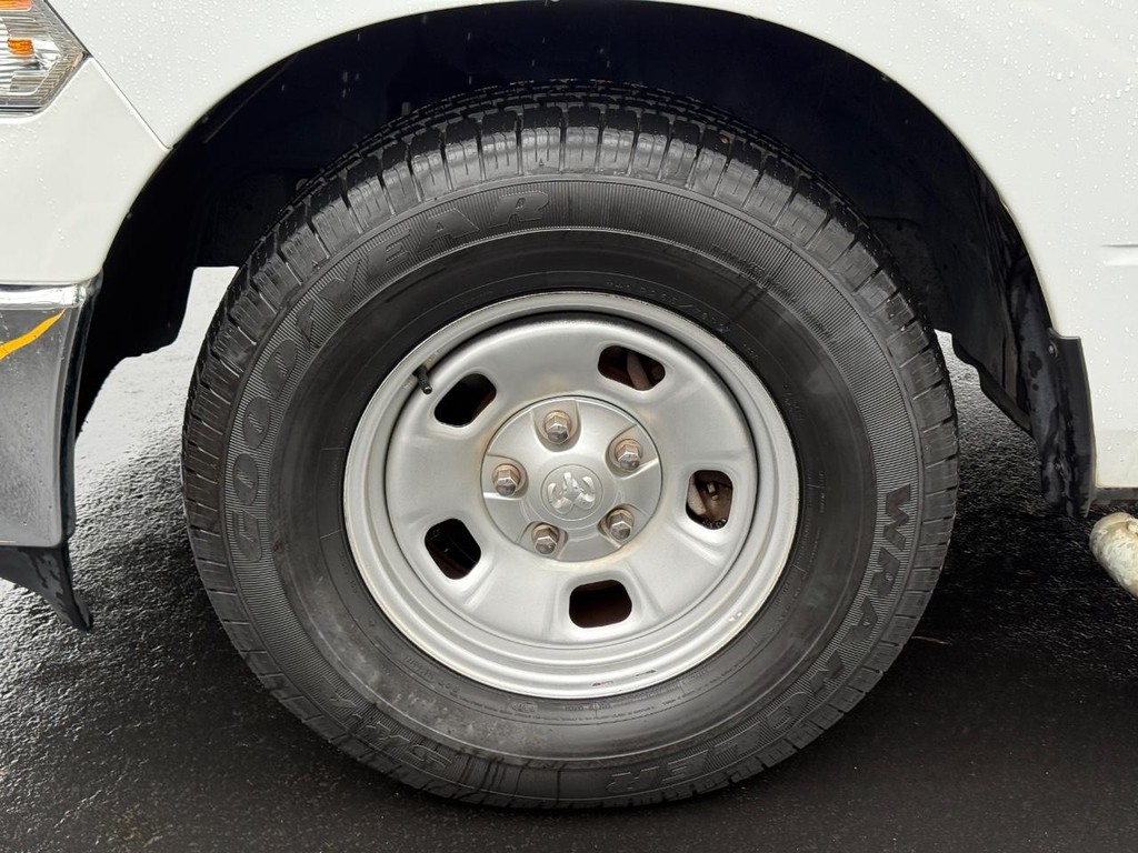 Ram 1500 Classic Vehicle Full-screen Gallery Image 08