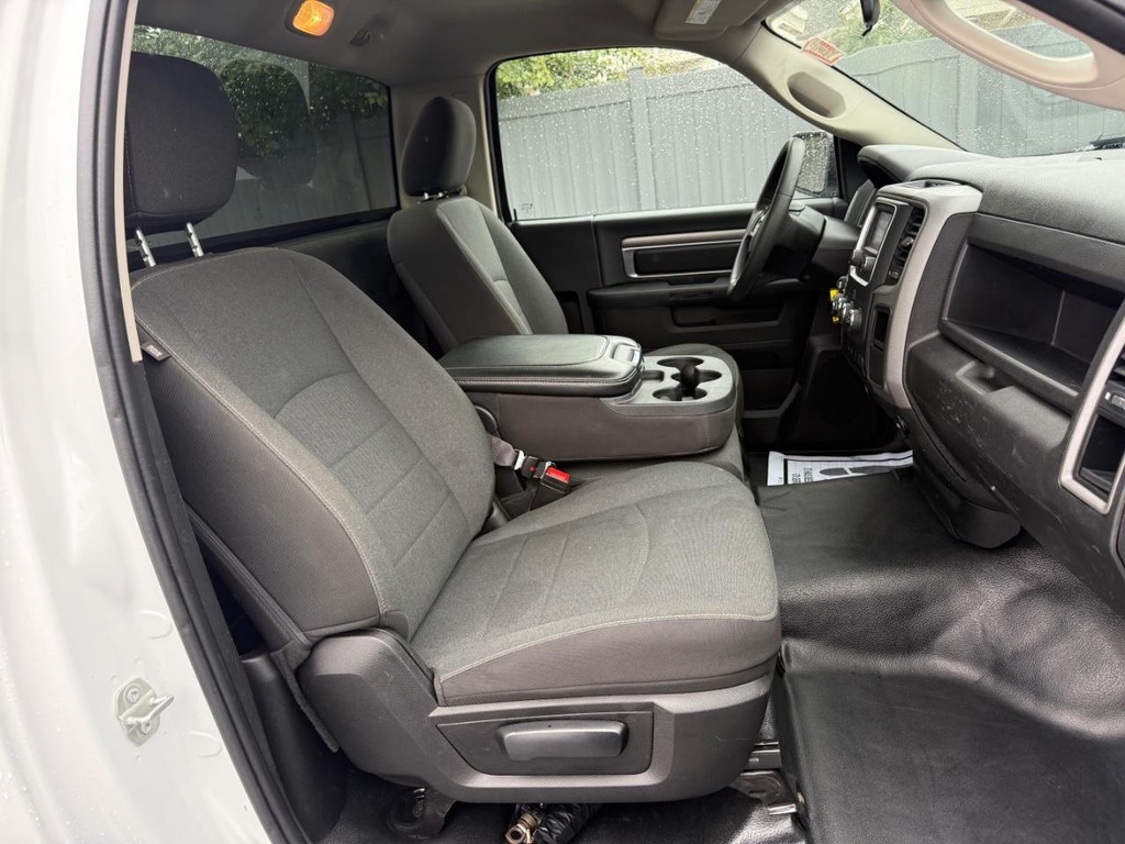 Ram 1500 Classic Vehicle Full-screen Gallery Image 11