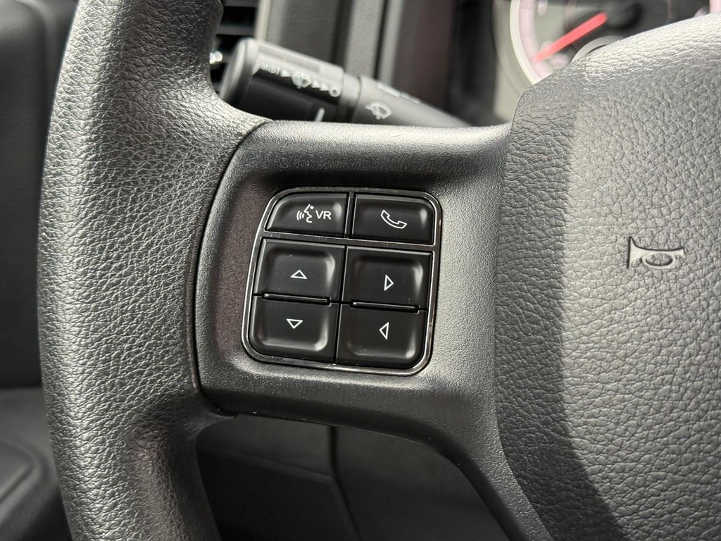 Ram 1500 Classic Vehicle Full-screen Gallery Image 14