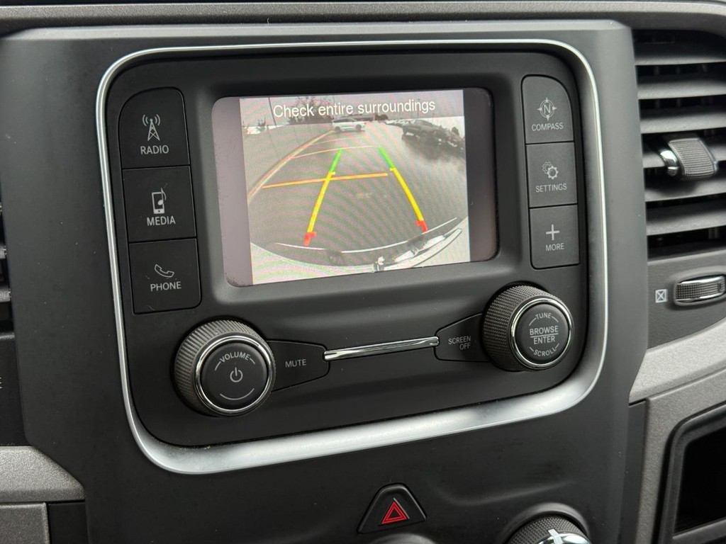 Ram 1500 Classic Vehicle Full-screen Gallery Image 17