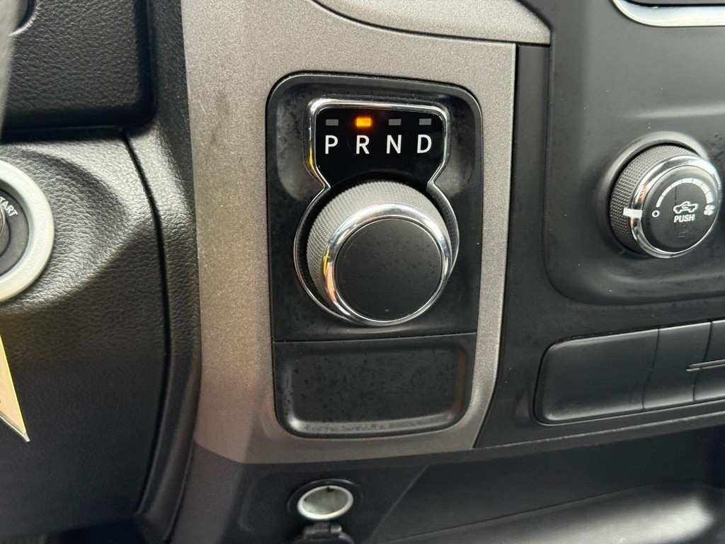 Ram 1500 Classic Vehicle Full-screen Gallery Image 19