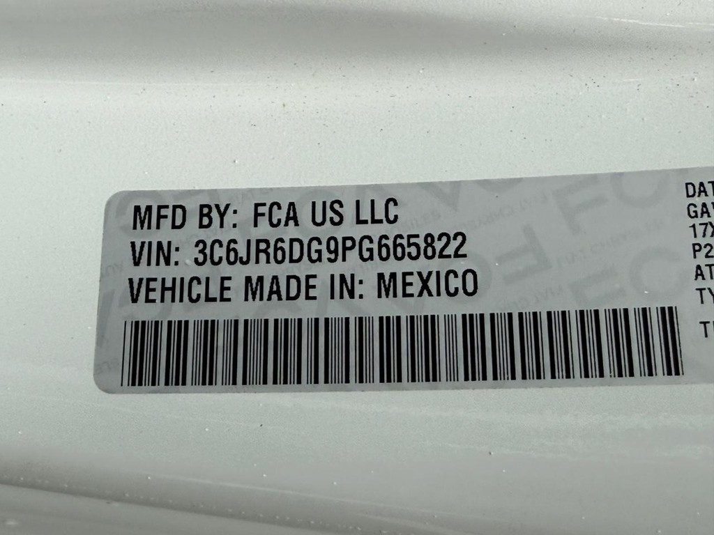 Ram 1500 Classic Vehicle Full-screen Gallery Image 26