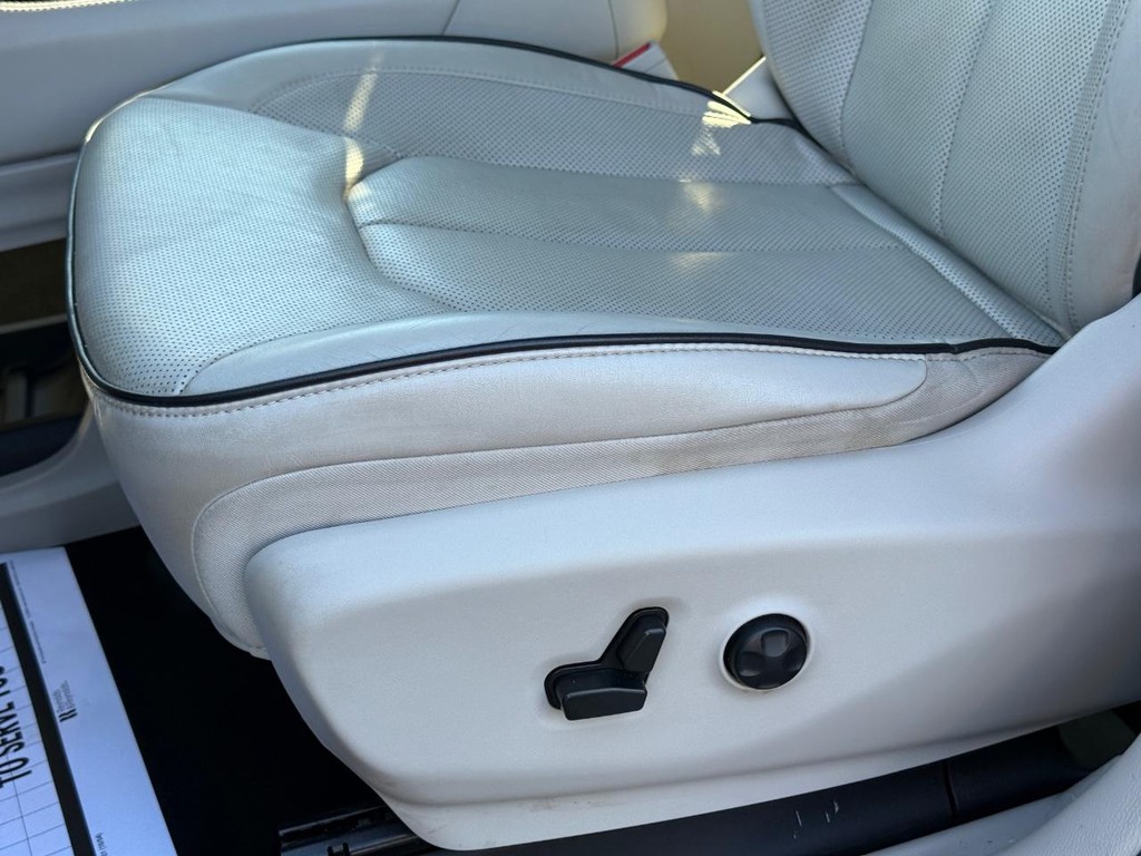 Chrysler Pacifica Vehicle Full-screen Gallery Image 30