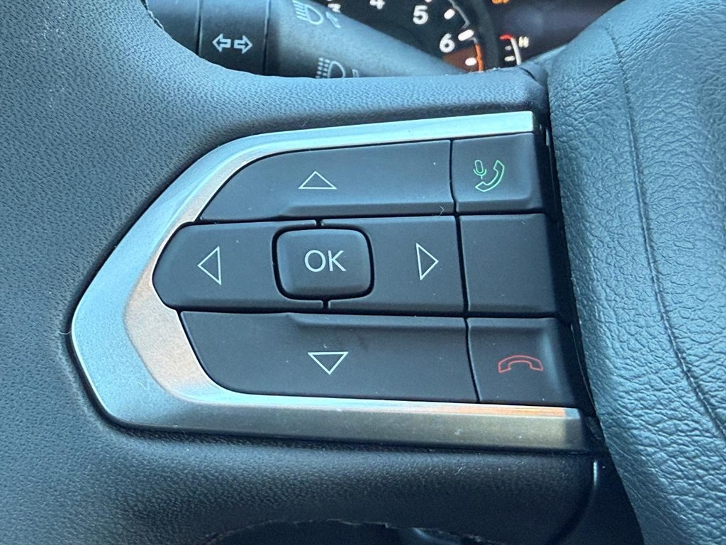 Jeep Compass Vehicle Full-screen Gallery Image 14