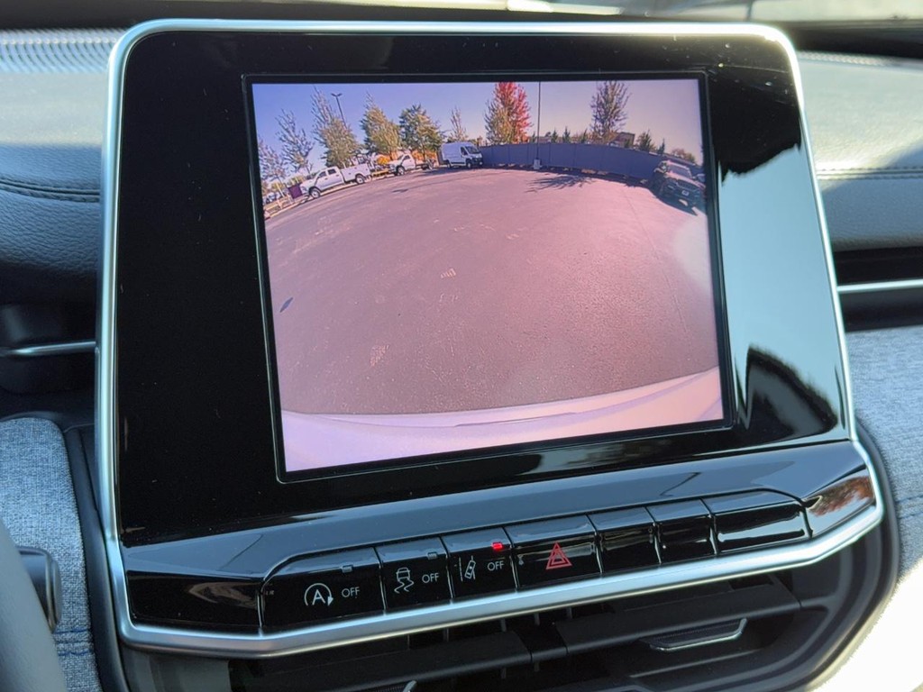 Jeep Compass Vehicle Full-screen Gallery Image 18