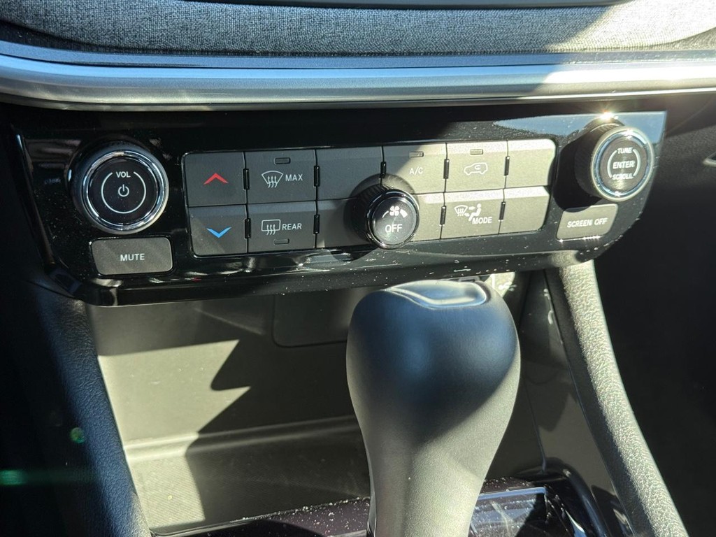 Jeep Compass Vehicle Full-screen Gallery Image 19