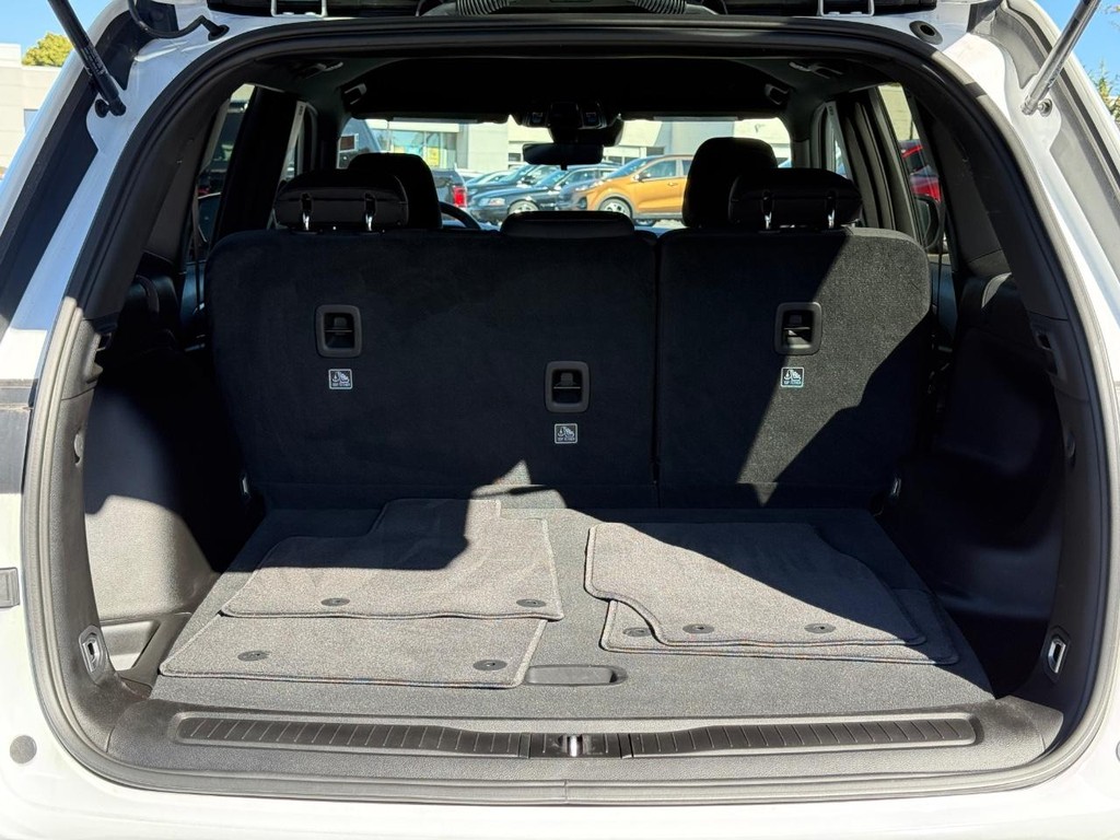 Jeep Grand Cherokee Vehicle Full-screen Gallery Image 07