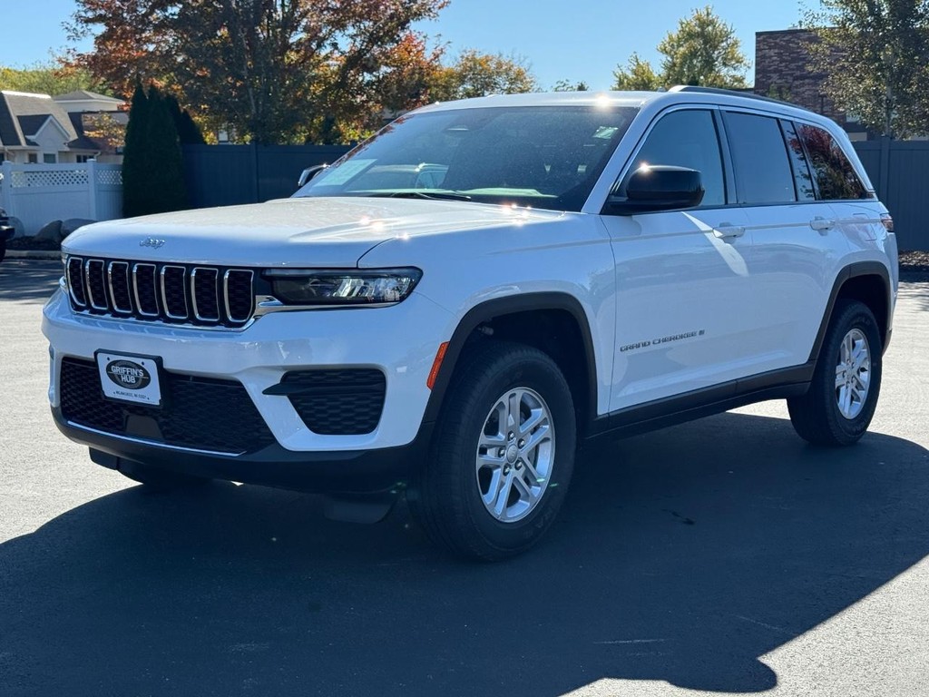 Jeep Grand Cherokee Vehicle Full-screen Gallery Image 09