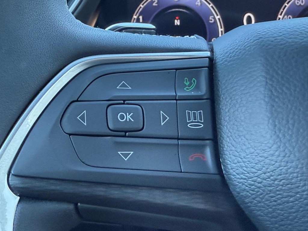 Jeep Grand Cherokee Vehicle Full-screen Gallery Image 14