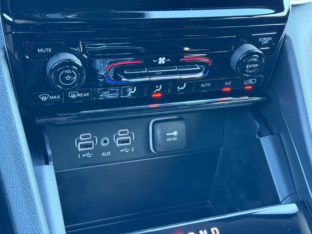 Jeep Grand Cherokee Vehicle Full-screen Gallery Image 20