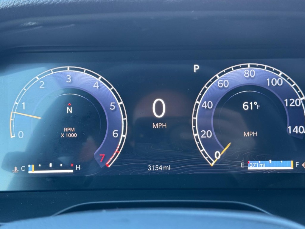 Jeep Grand Cherokee Vehicle Full-screen Gallery Image 23