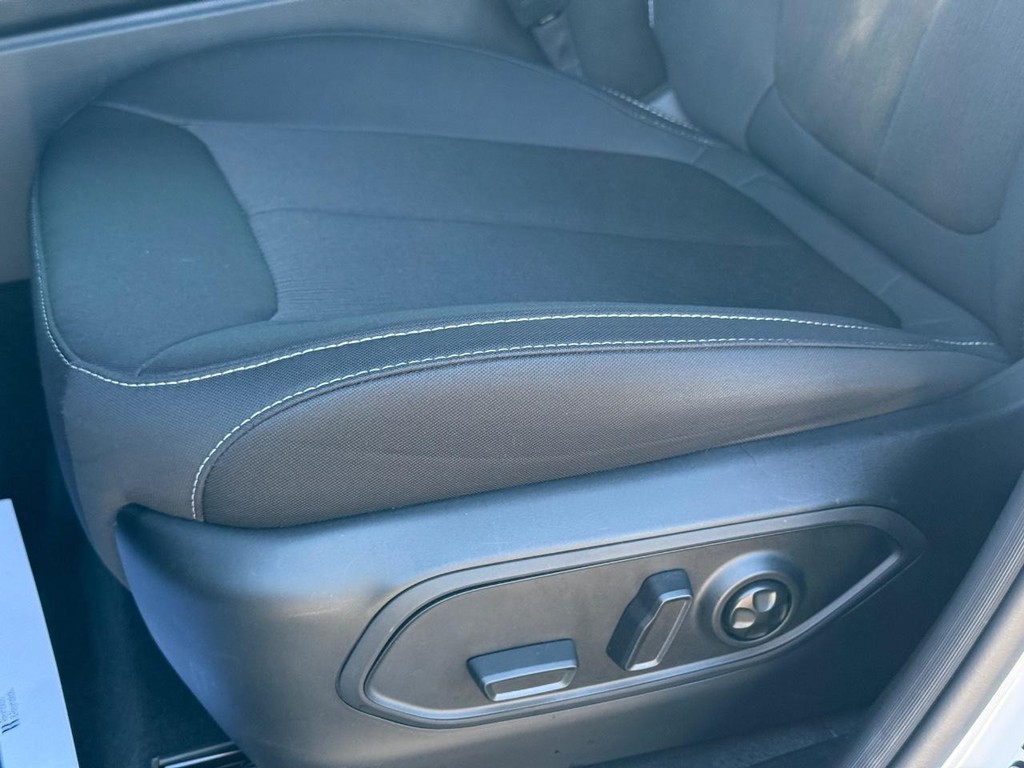 Jeep Grand Cherokee Vehicle Full-screen Gallery Image 26