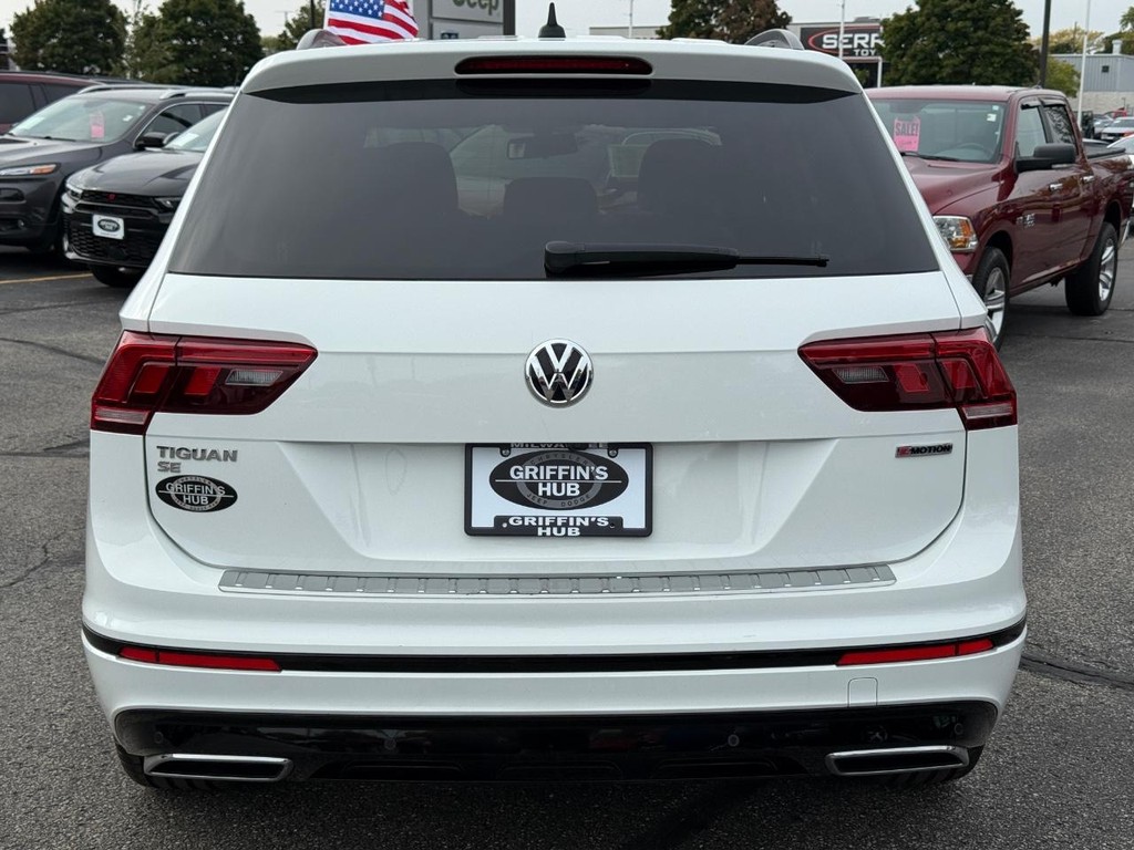 Volkswagen Tiguan Vehicle Full-screen Gallery Image 05