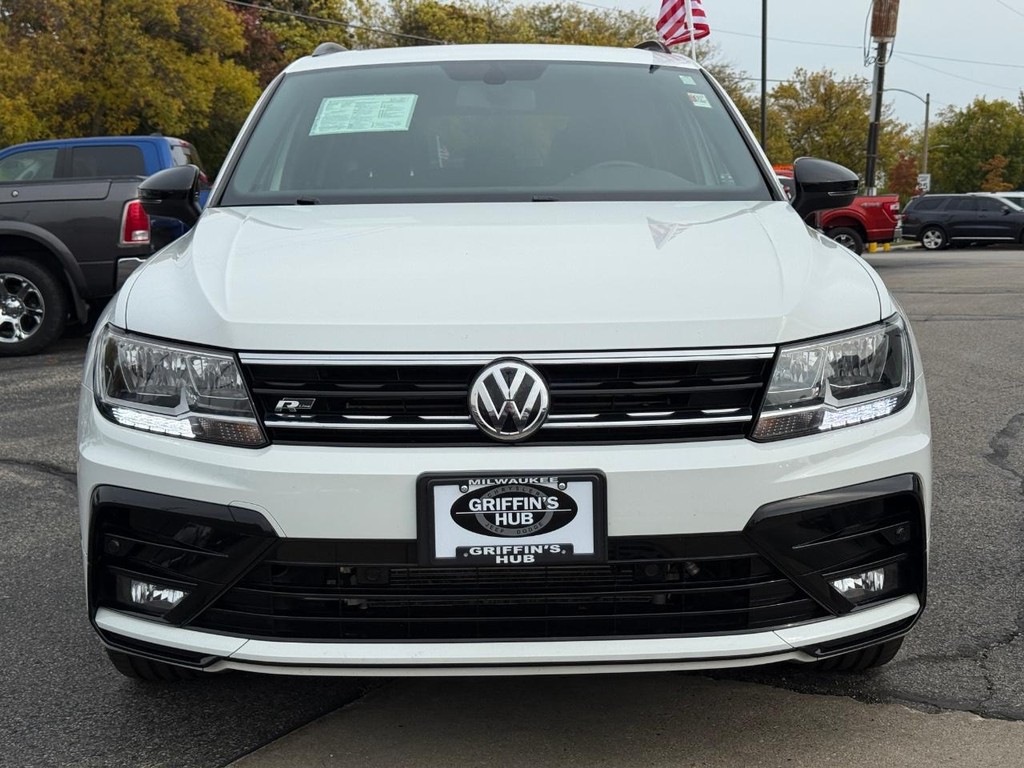 Volkswagen Tiguan Vehicle Full-screen Gallery Image 11