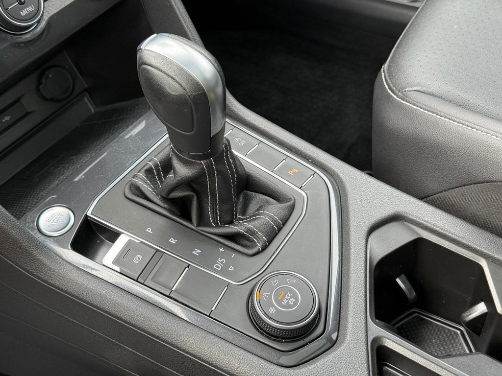 Volkswagen Tiguan Vehicle Full-screen Gallery Image 21