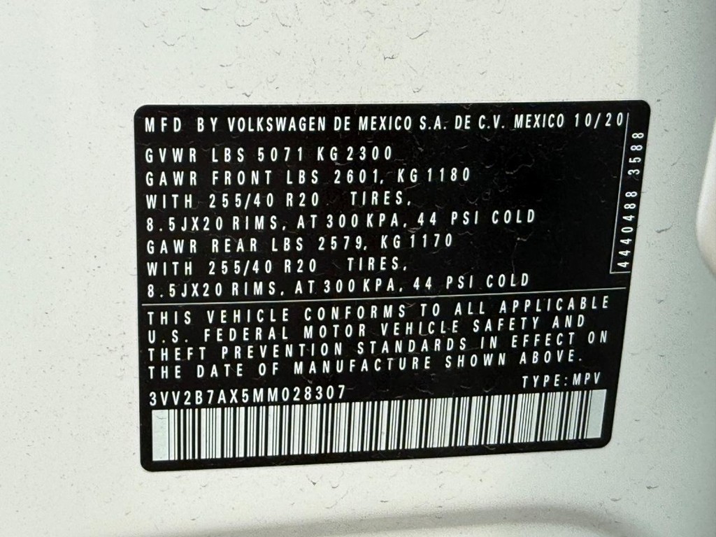 Volkswagen Tiguan Vehicle Full-screen Gallery Image 28