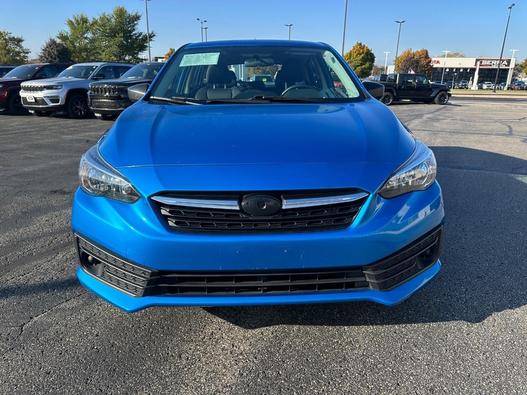 Subaru Impreza Vehicle Full-screen Gallery Image 09