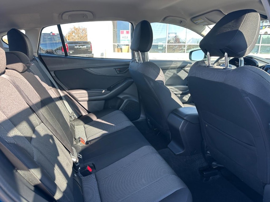 Subaru Impreza Vehicle Full-screen Gallery Image 10