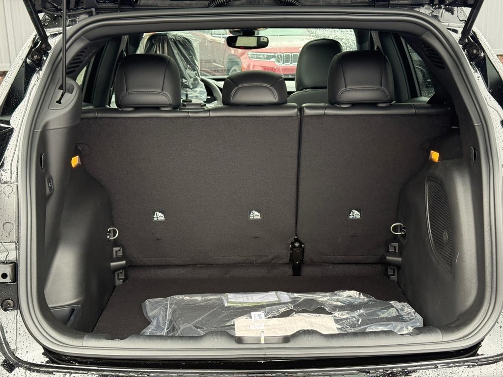 Jeep Compass Vehicle Full-screen Gallery Image 07