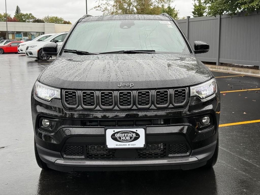 Jeep Compass Vehicle Full-screen Gallery Image 11