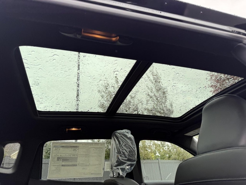 Jeep Compass Vehicle Full-screen Gallery Image 13