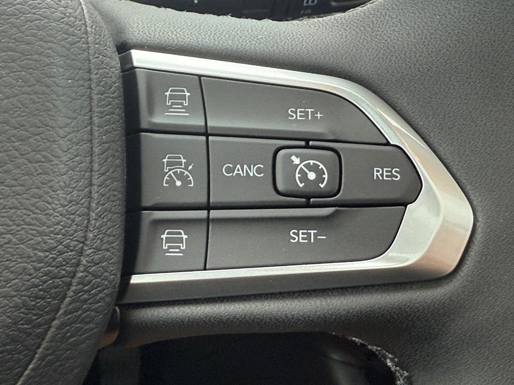 Jeep Compass Vehicle Full-screen Gallery Image 17