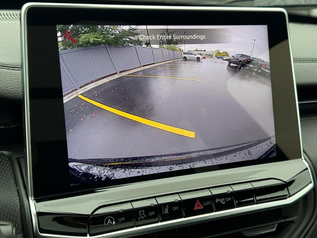 Jeep Compass Vehicle Full-screen Gallery Image 21