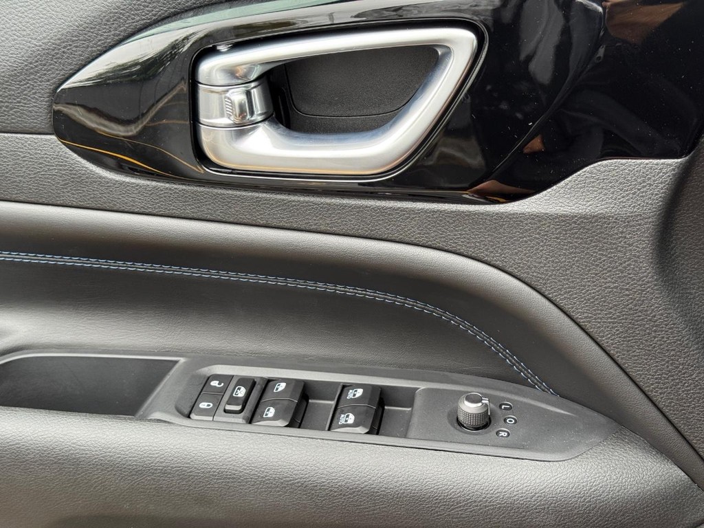 Jeep Compass Vehicle Full-screen Gallery Image 27