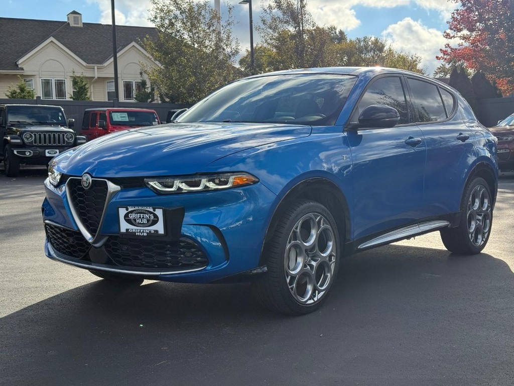 Alfa Romeo Tonale Vehicle Full-screen Gallery Image 09