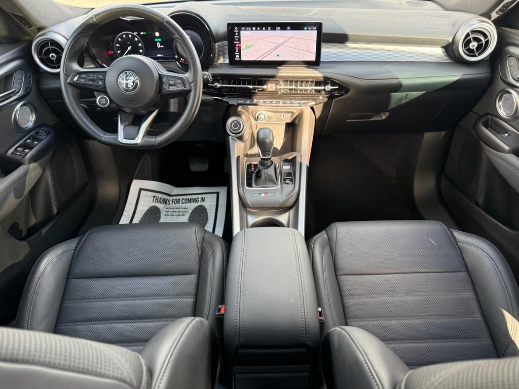 Alfa Romeo Tonale Vehicle Full-screen Gallery Image 13