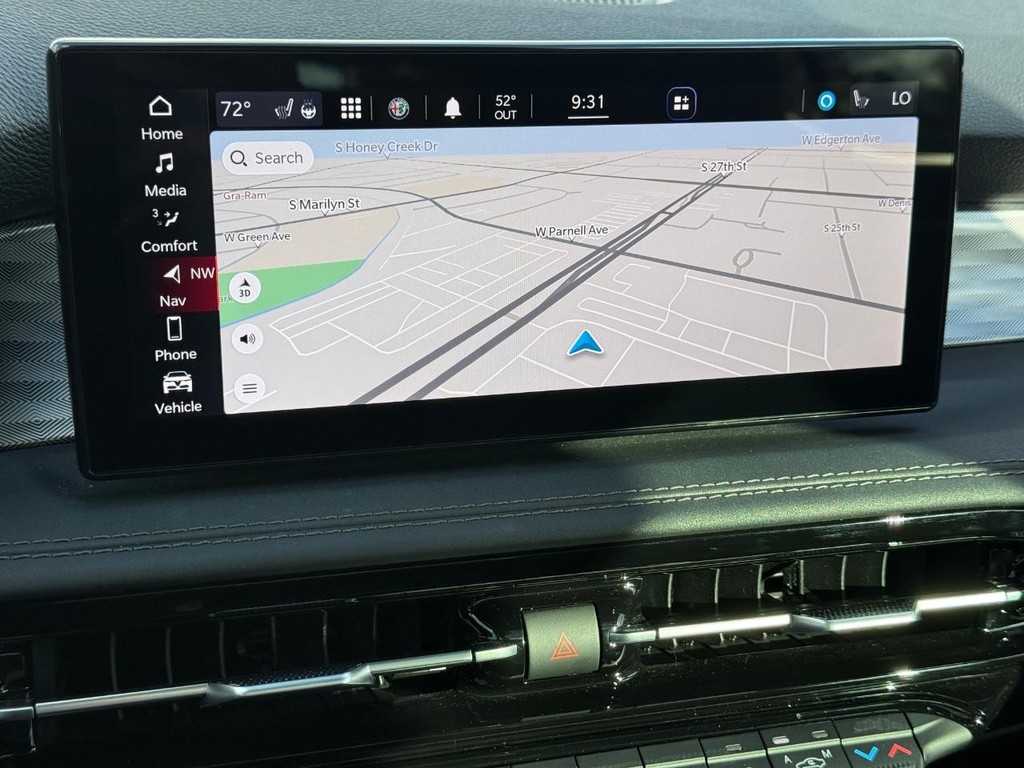 Alfa Romeo Tonale Vehicle Full-screen Gallery Image 17