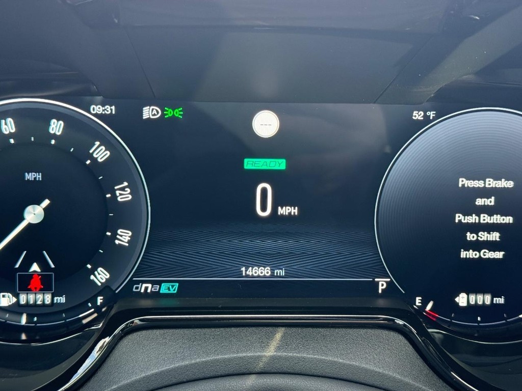 Alfa Romeo Tonale Vehicle Full-screen Gallery Image 21