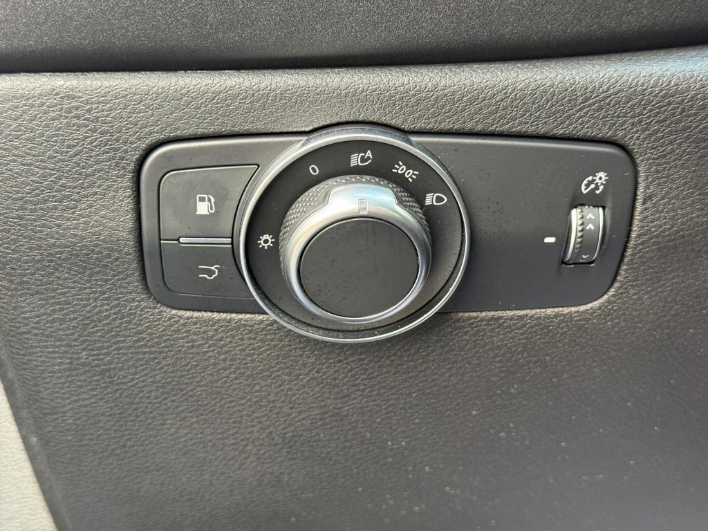 Alfa Romeo Tonale Vehicle Full-screen Gallery Image 22