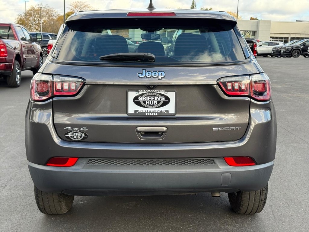 Jeep Compass Vehicle Full-screen Gallery Image 04