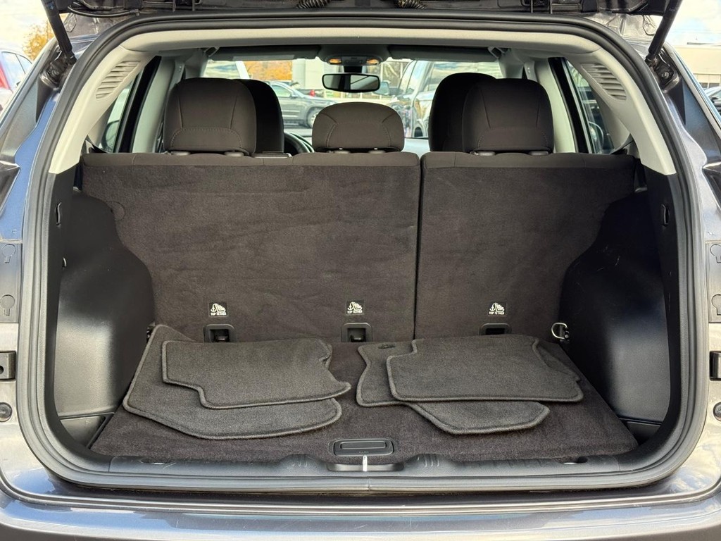 Jeep Compass Vehicle Full-screen Gallery Image 06