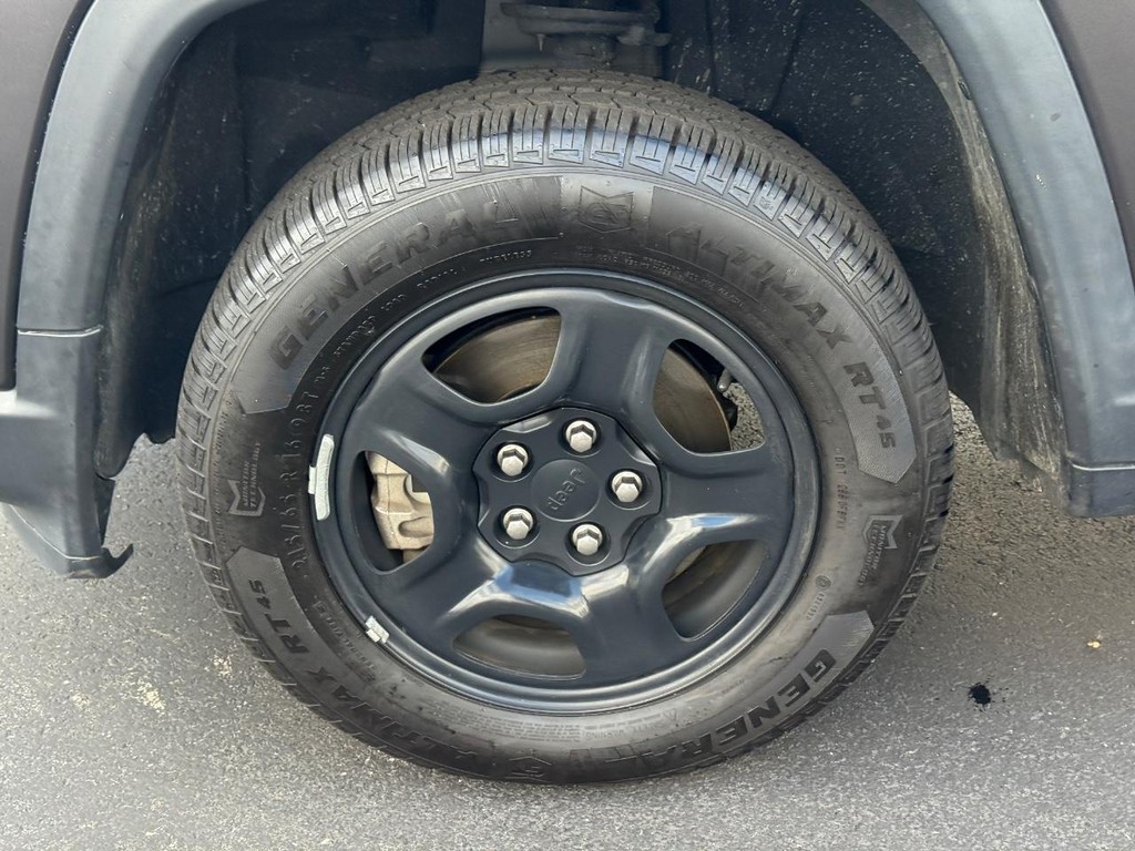 Jeep Compass Vehicle Full-screen Gallery Image 07