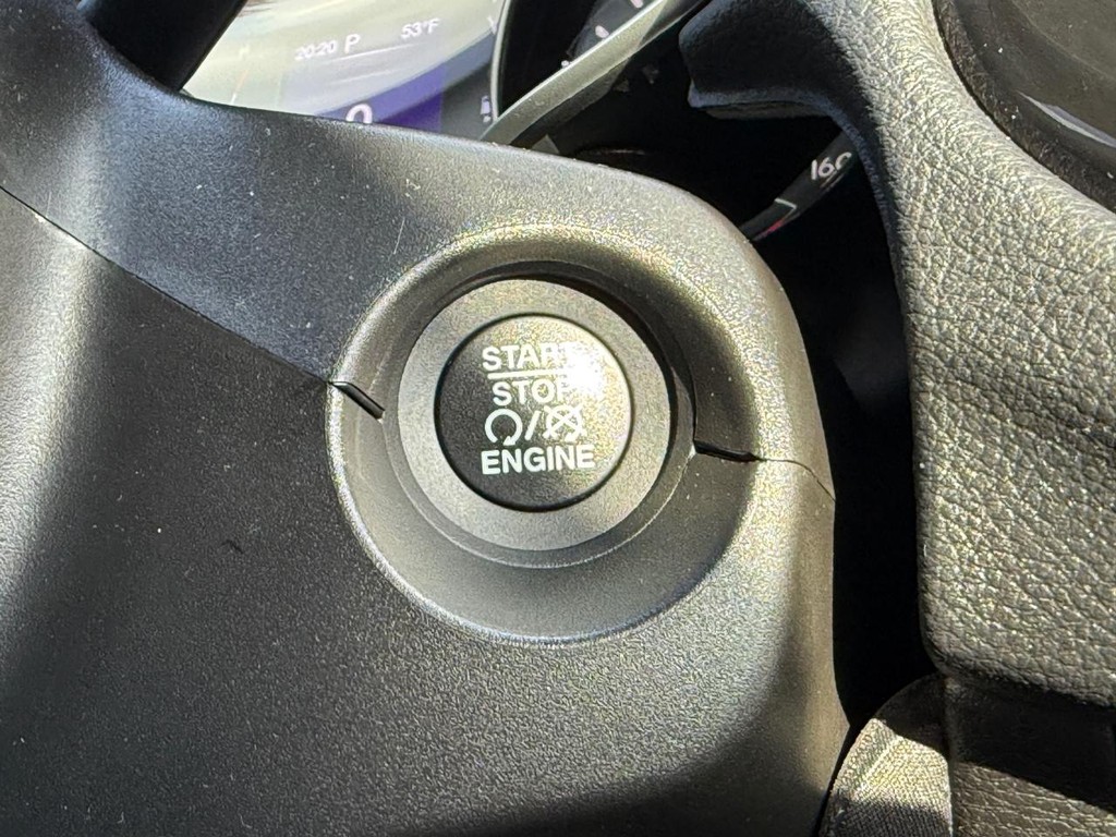 Jeep Compass Vehicle Full-screen Gallery Image 16