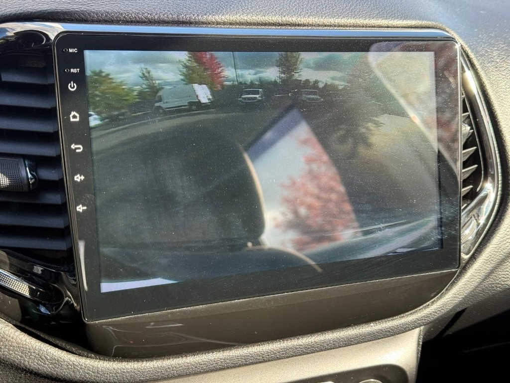 Jeep Compass Vehicle Full-screen Gallery Image 18