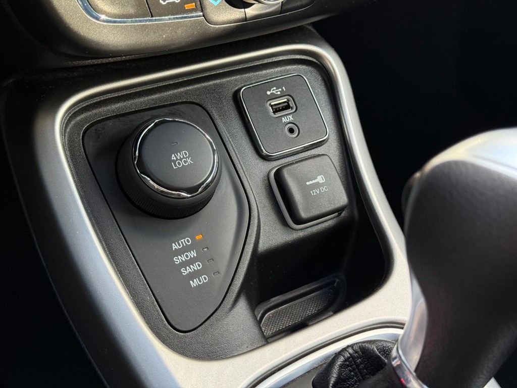 Jeep Compass Vehicle Full-screen Gallery Image 20