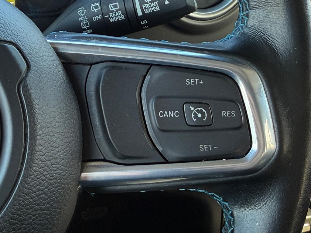 Jeep Wrangler 4xe Vehicle Full-screen Gallery Image 17