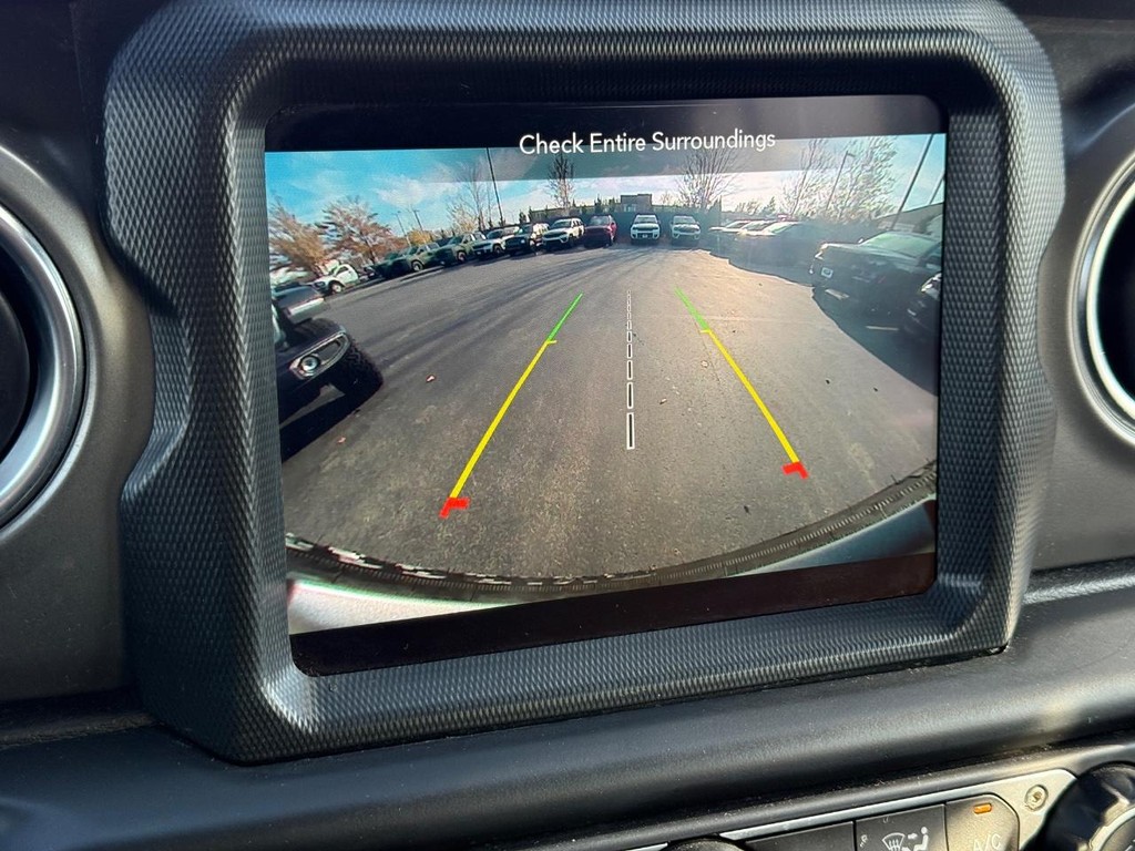 Jeep Wrangler 4xe Vehicle Full-screen Gallery Image 20