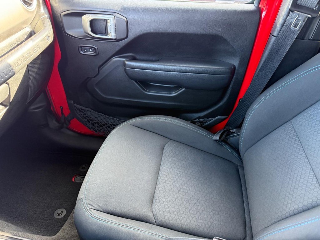 Jeep Wrangler 4xe Vehicle Full-screen Gallery Image 24