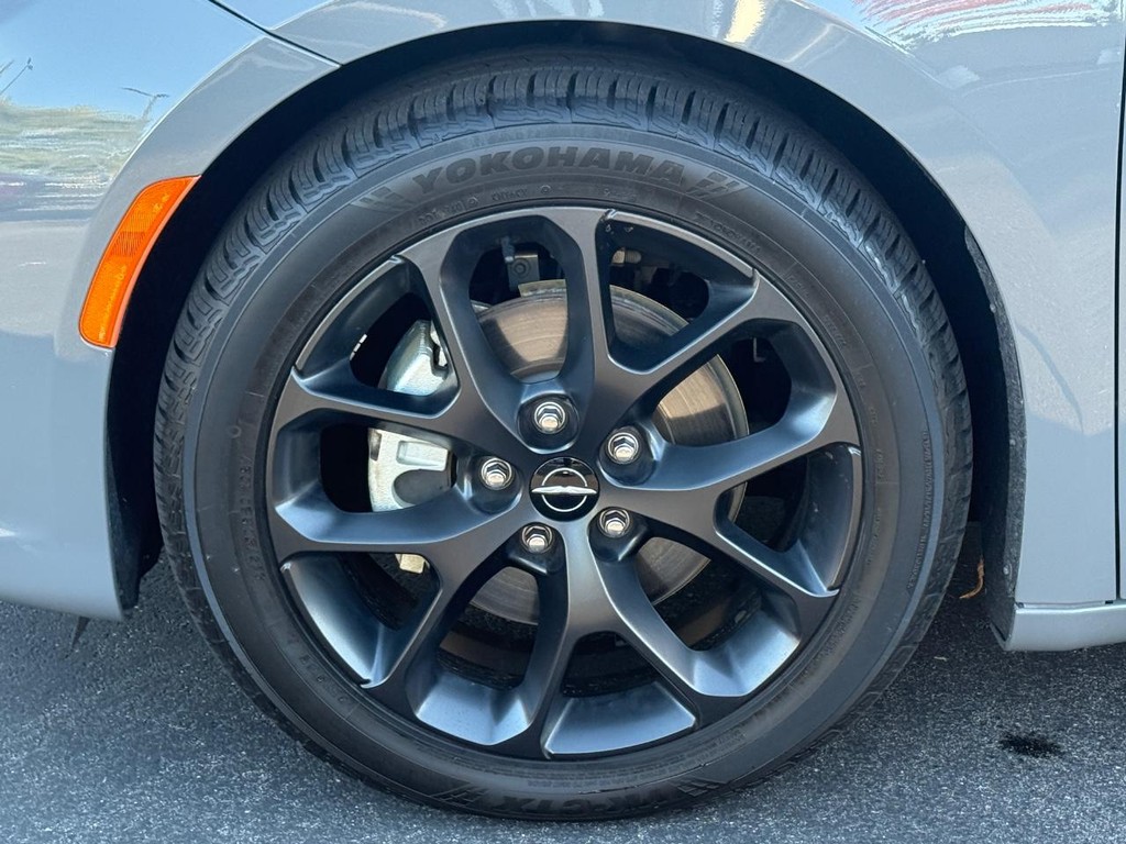 Chrysler Pacifica Vehicle Full-screen Gallery Image 08