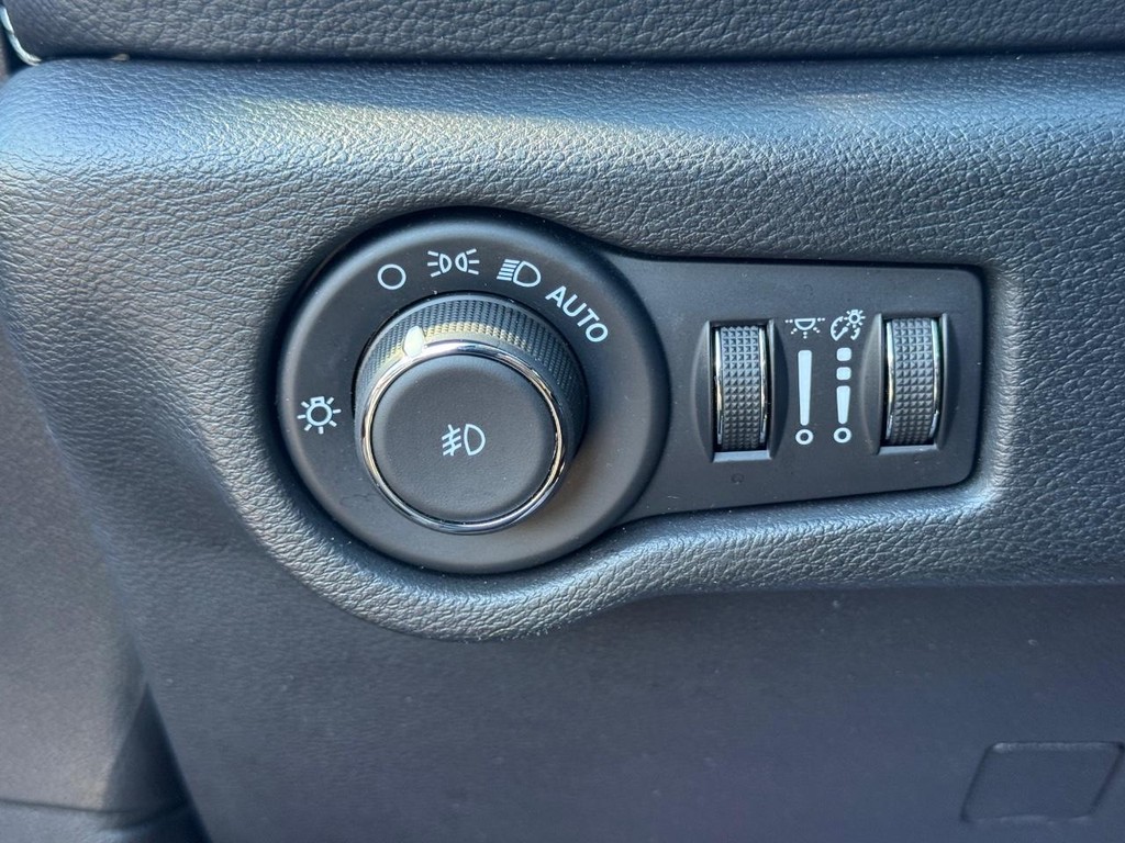 Chrysler Pacifica Vehicle Full-screen Gallery Image 26