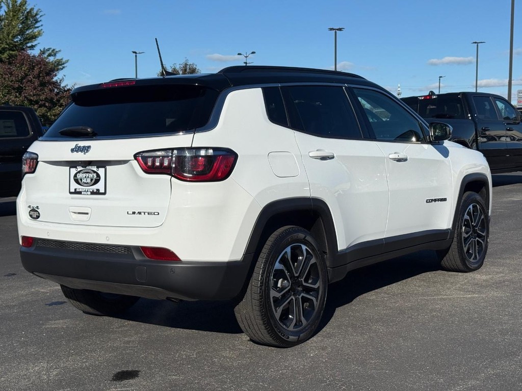 Jeep Compass Vehicle Full-screen Gallery Image 04