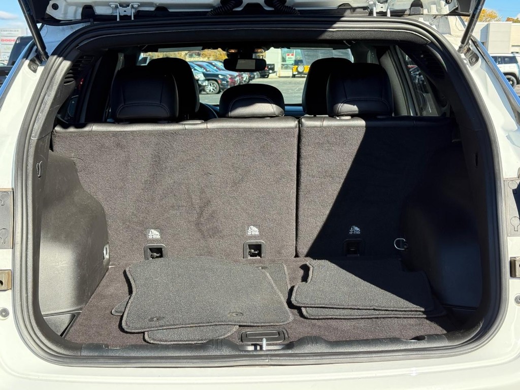 Jeep Compass Vehicle Full-screen Gallery Image 07