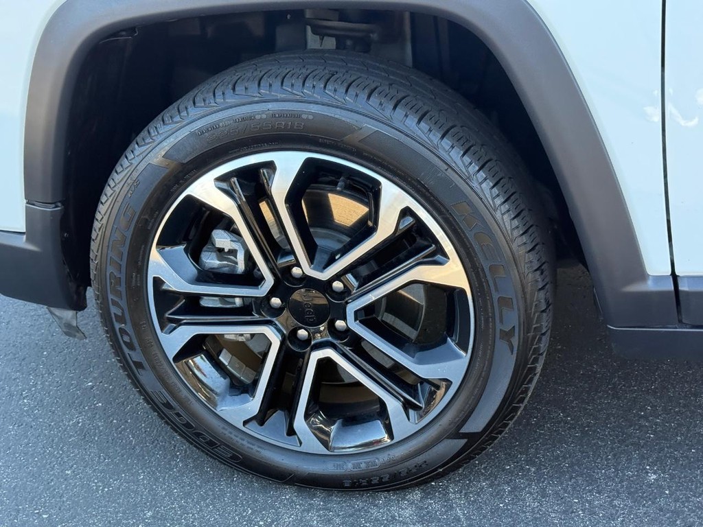 Jeep Compass Vehicle Full-screen Gallery Image 08