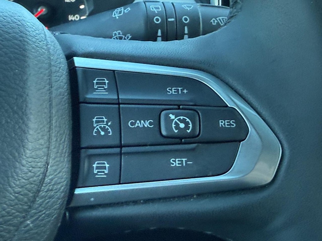 Jeep Compass Vehicle Full-screen Gallery Image 15